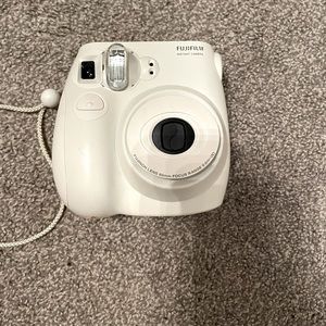 Instax mini 7S in white from fujifilms